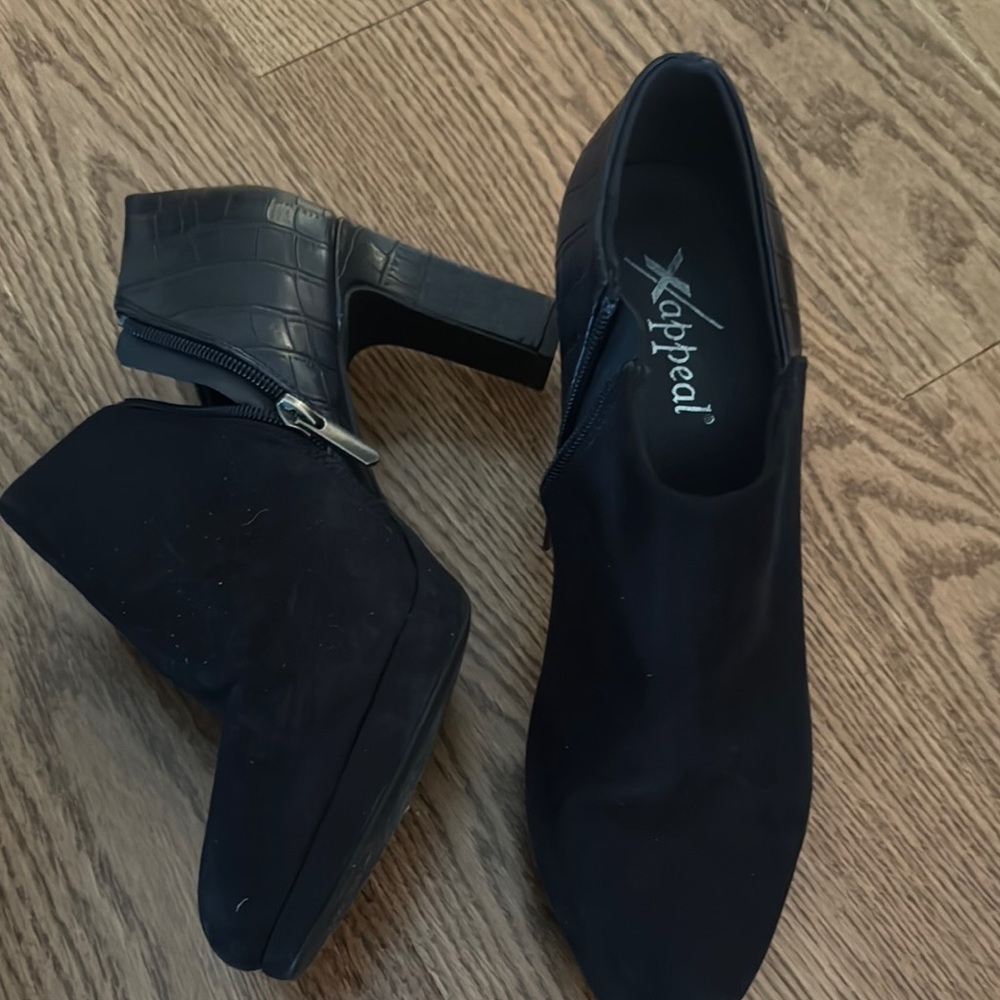 Xappeal Ayla-Women’s Low Cut Heeled Suede Ankle Boots -Navy Blue